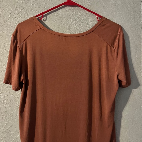 Emma’s Closet Boutique Crew Top Women’s Size Large Brown Short Sleeve NWOT - Picture 6 of 6